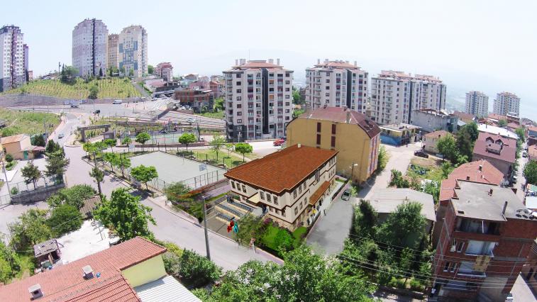 İZMİT BELEDİYESİ  HİZMET BİNASI