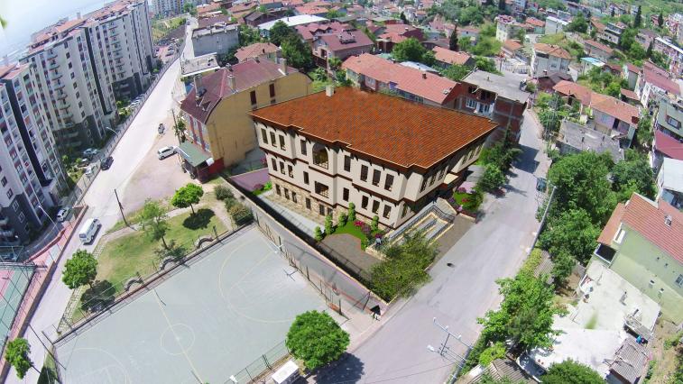 İZMİT BELEDİYESİ  HİZMET BİNASI